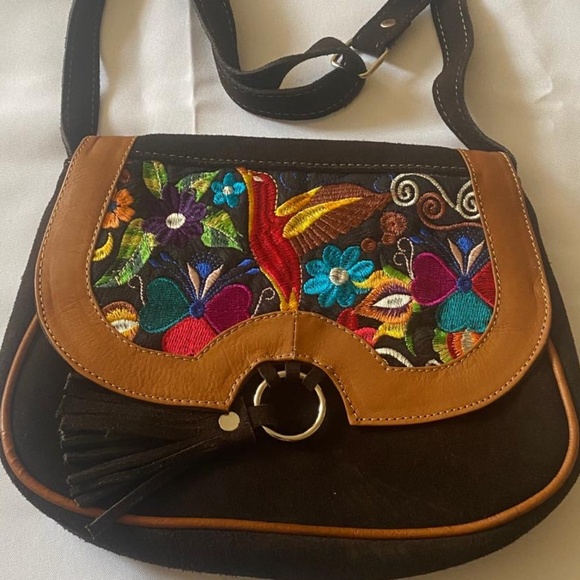 NEW Crossbody Bag Handmade craft Leather & Embroidered Artisan Made in Ecuador - Picture 1 of 6